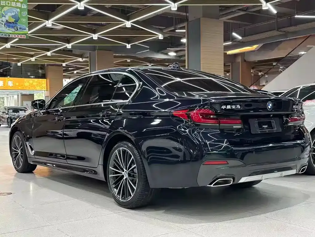 BMW 5 Series — фото 4