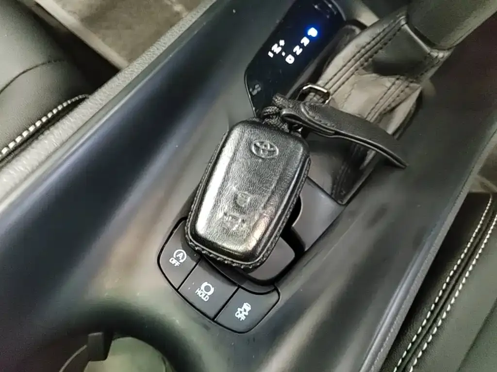 Toyota C-HR — фото 2