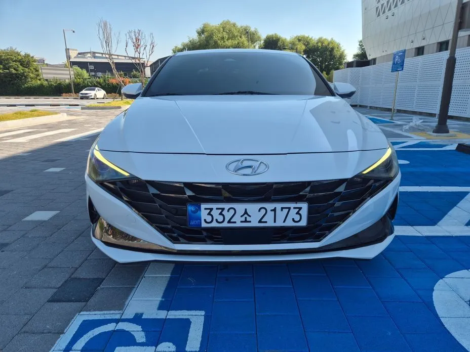 Hyundai AVANTE — фото 1