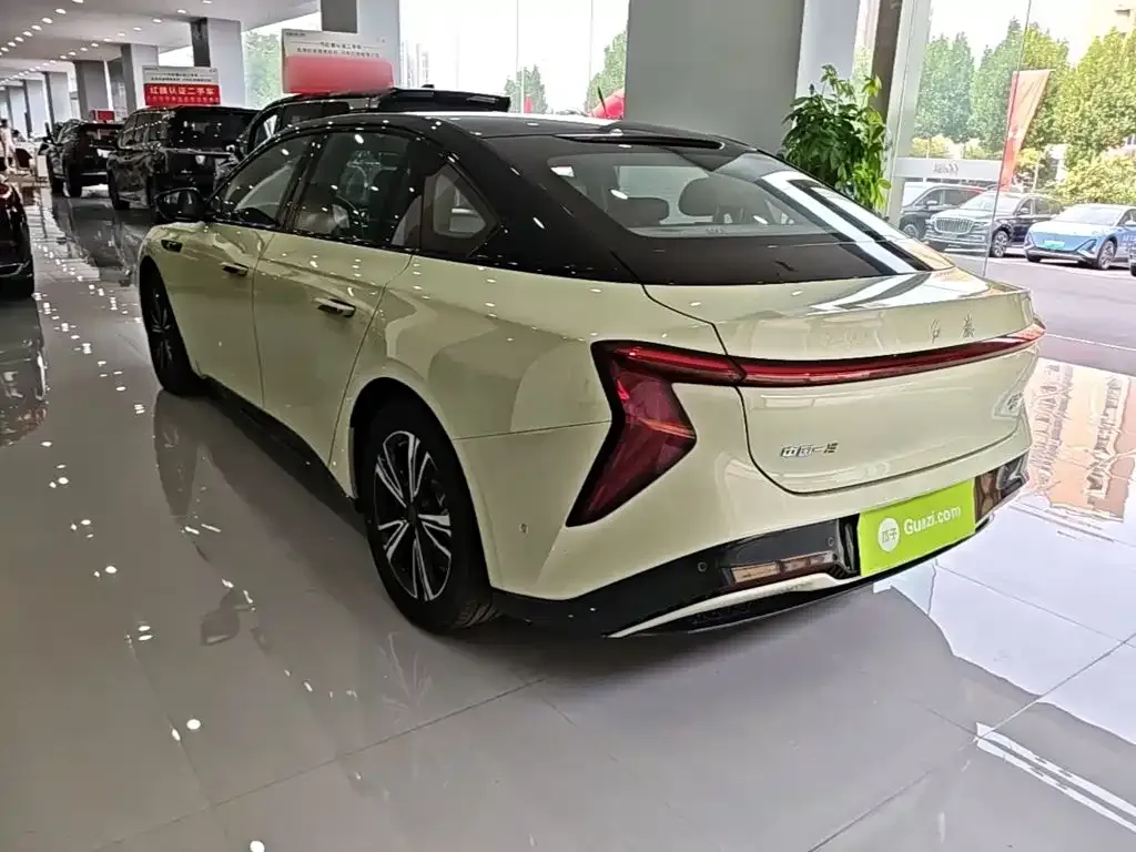 Hongqi EH7 — фото 2