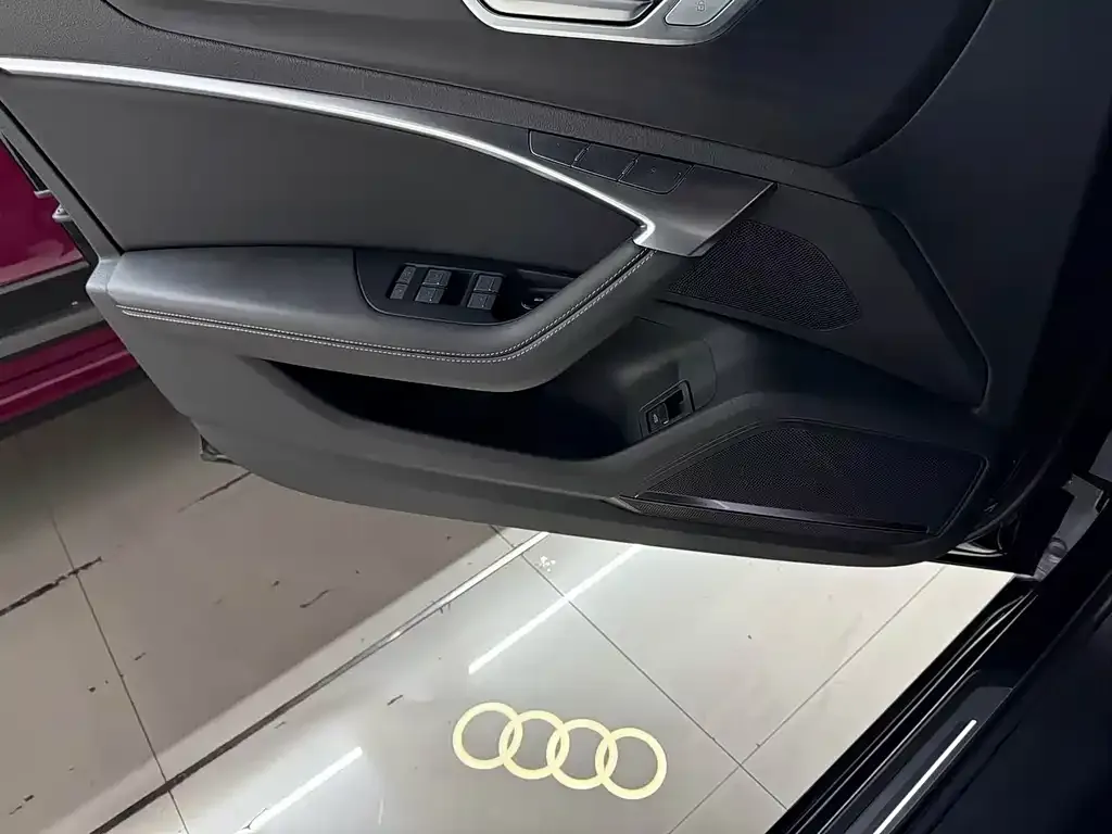 Audi A6L — фото 5