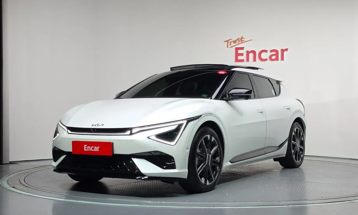 Kia EV6 — фото 1