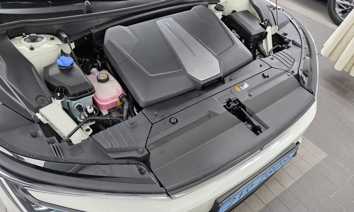 Kia EV6 — фото 9