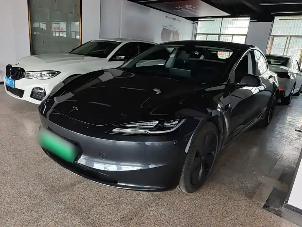 Tesla Model 3 — фото 10