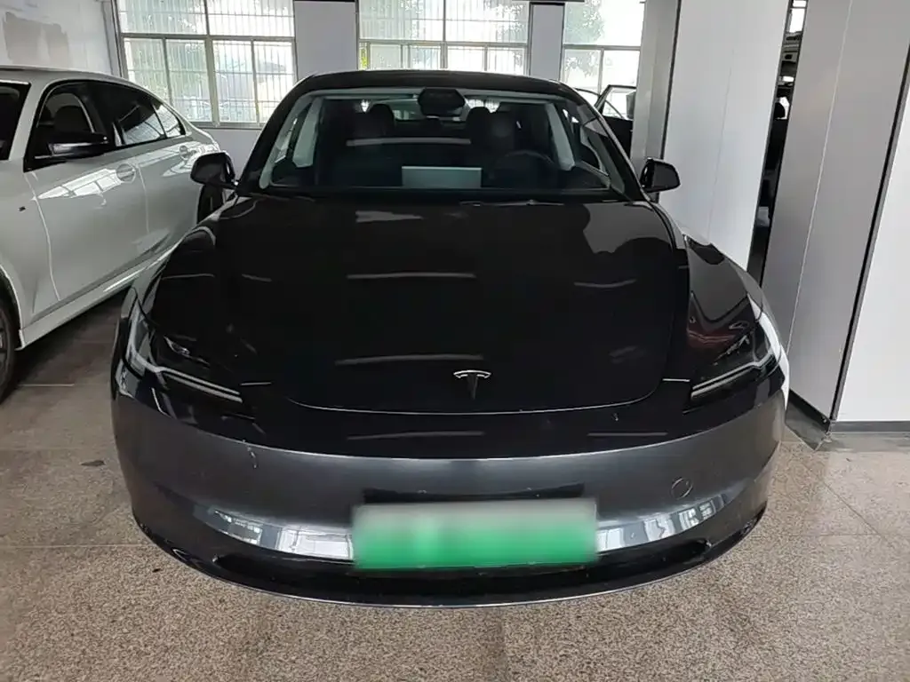Tesla Model 3 — фото 9