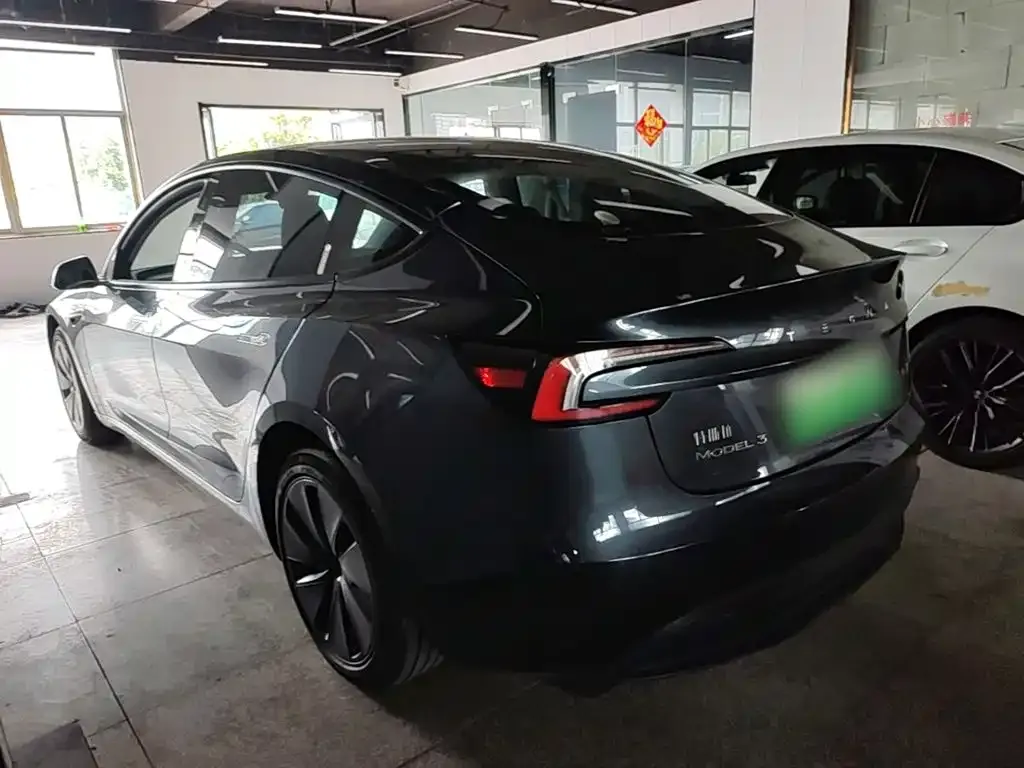 Tesla Model 3 — фото 6