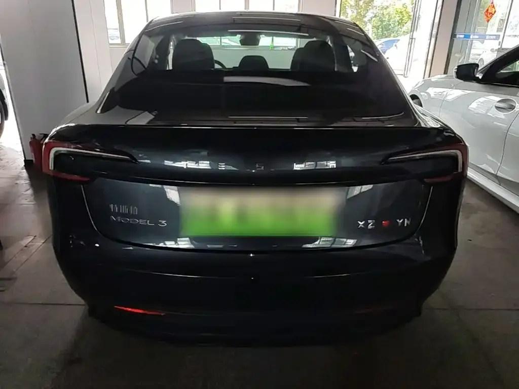 Tesla Model 3 — фото 2