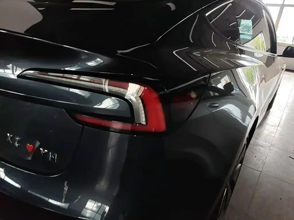 Tesla Model 3 — фото 4