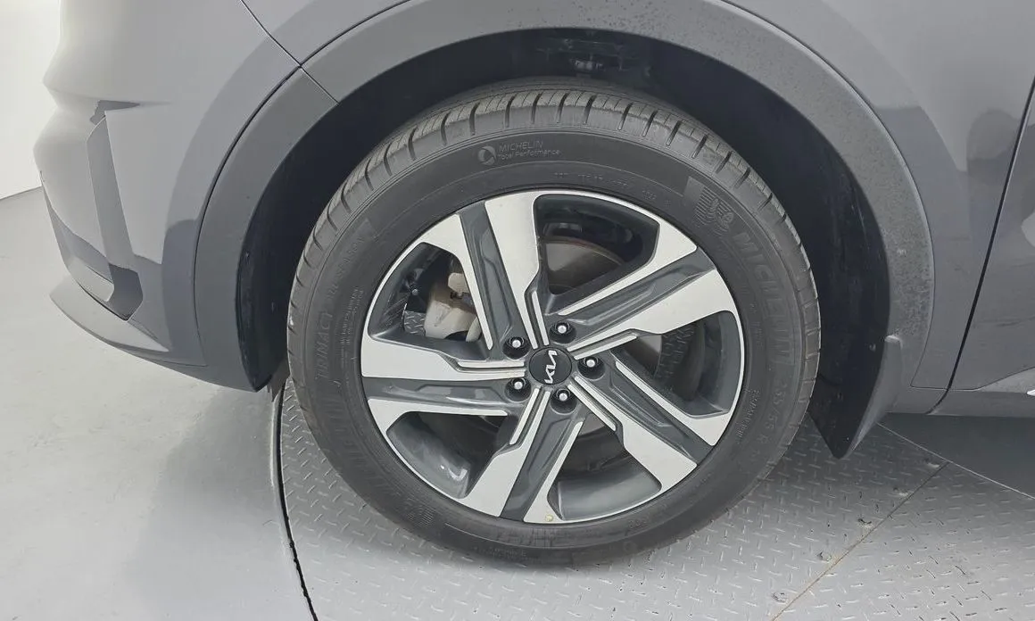 Kia Sorento — фото 9