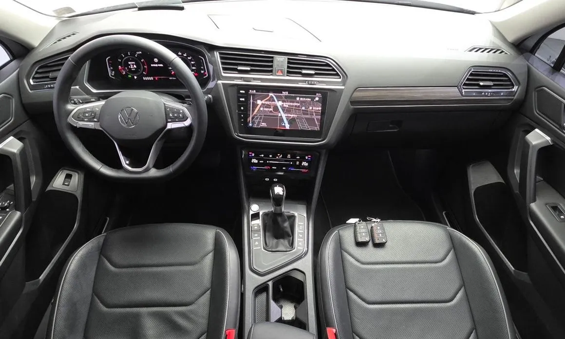 Volkswagen Tiguan — фото 5