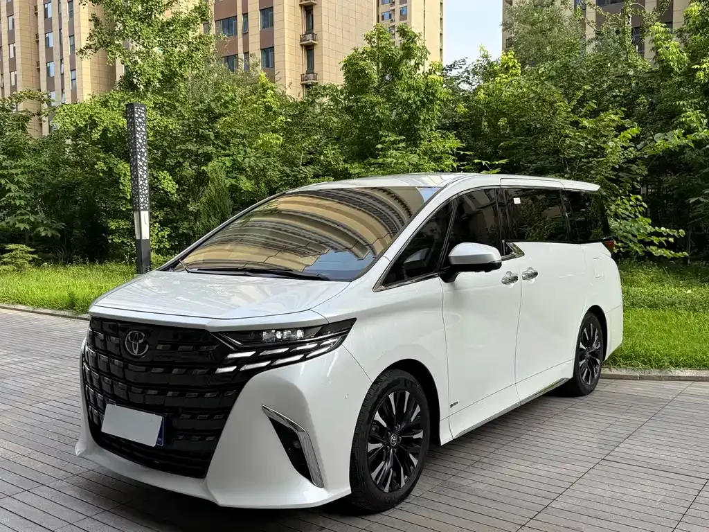 Toyota Alphard — фото 4
