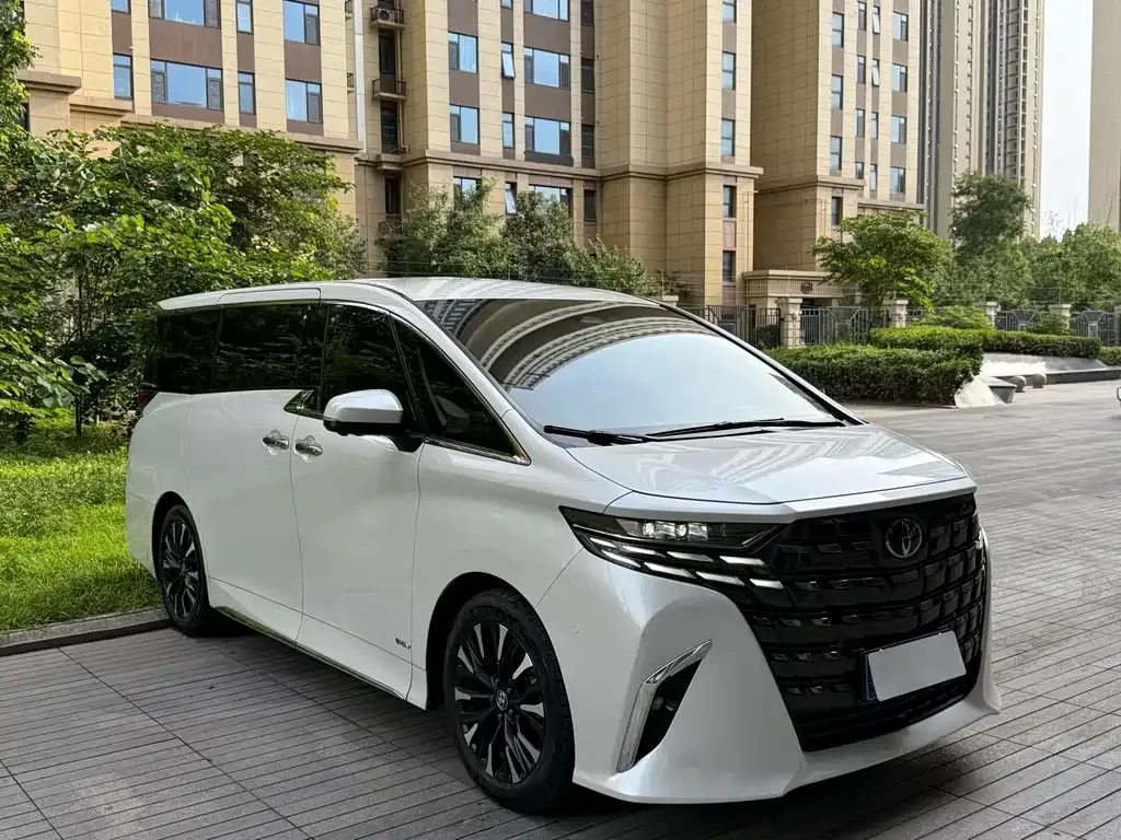 Toyota Alphard — фото 8