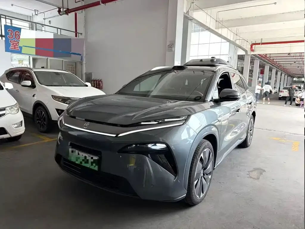 BYD Tang L — фото 1