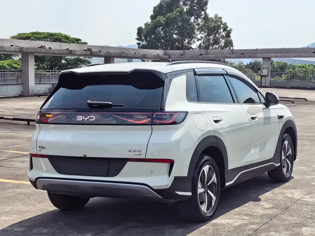 BYD Sealion 05 EV — фото 10