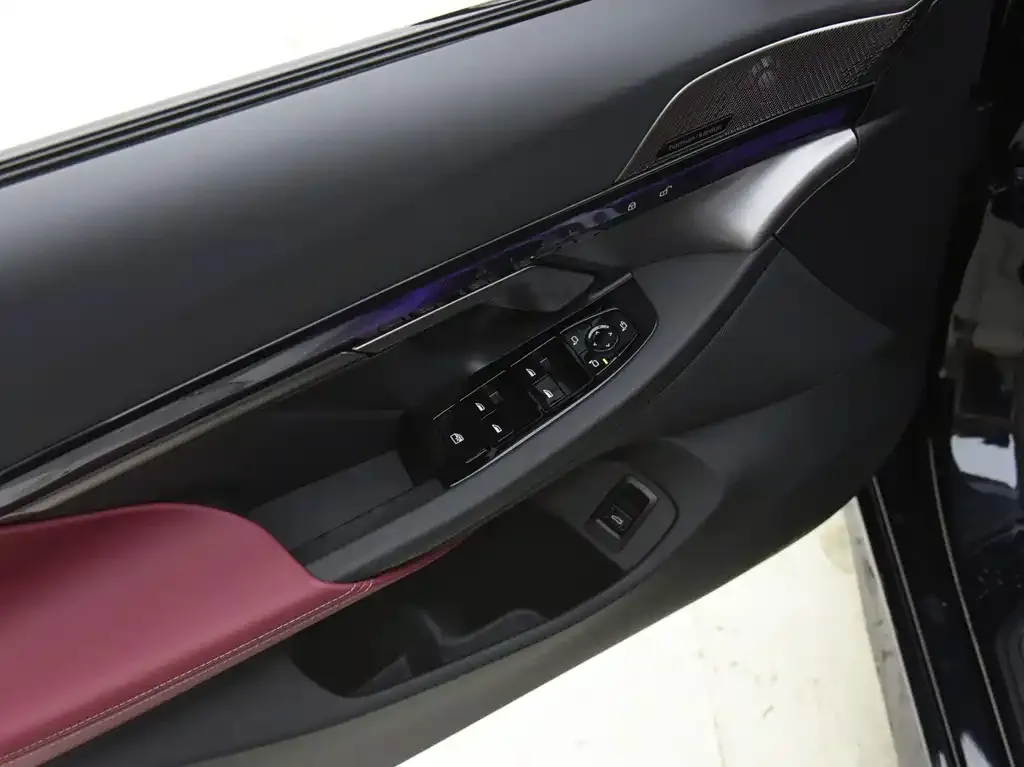 BMW 5 Series — фото 10
