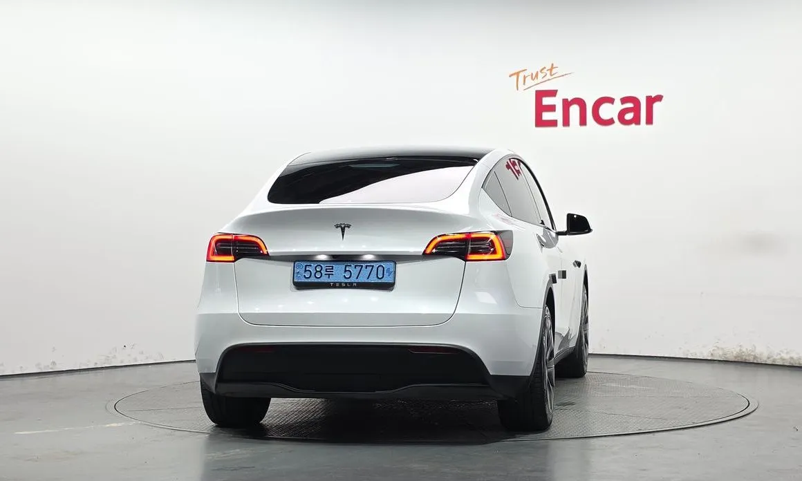 Tesla Model Y — фото 5