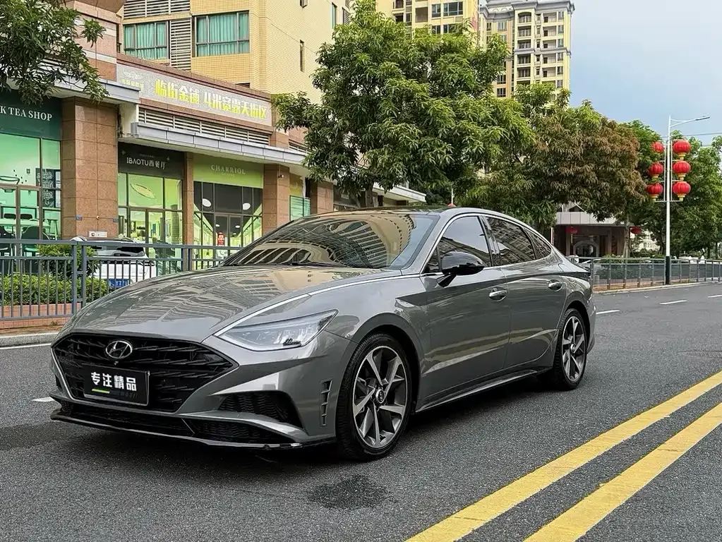 Hyundai Sonata — фото 1