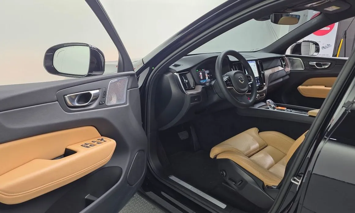 Volvo XC60 — фото 4