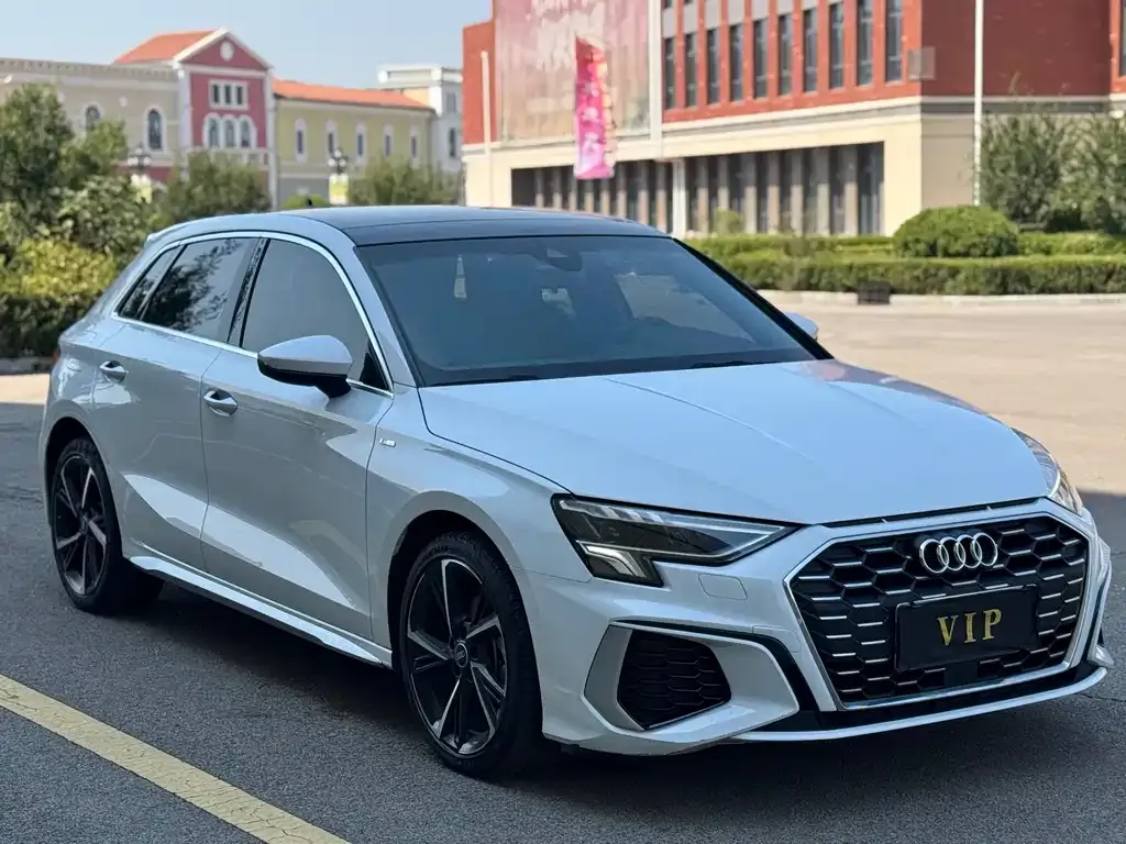 Audi A3 — фото 1