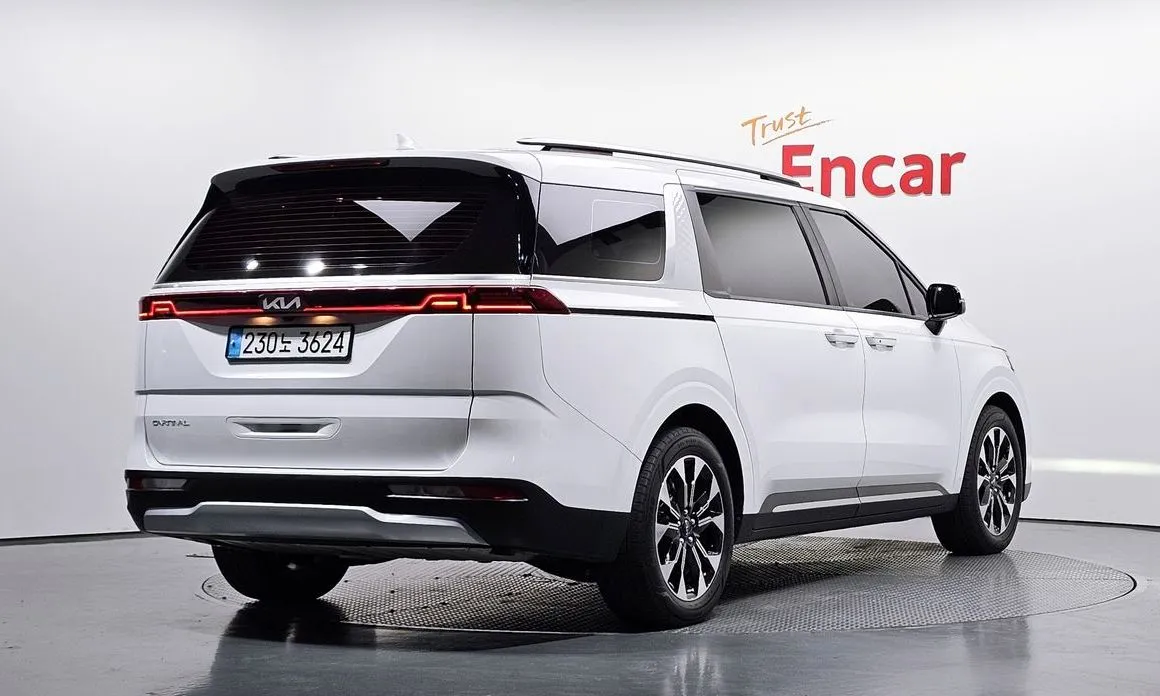 Kia Carnival — фото 5
