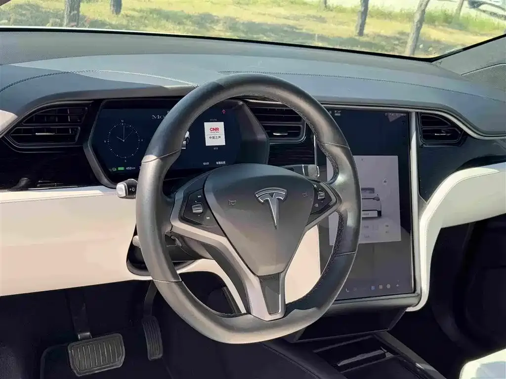 Tesla Model X — фото 5