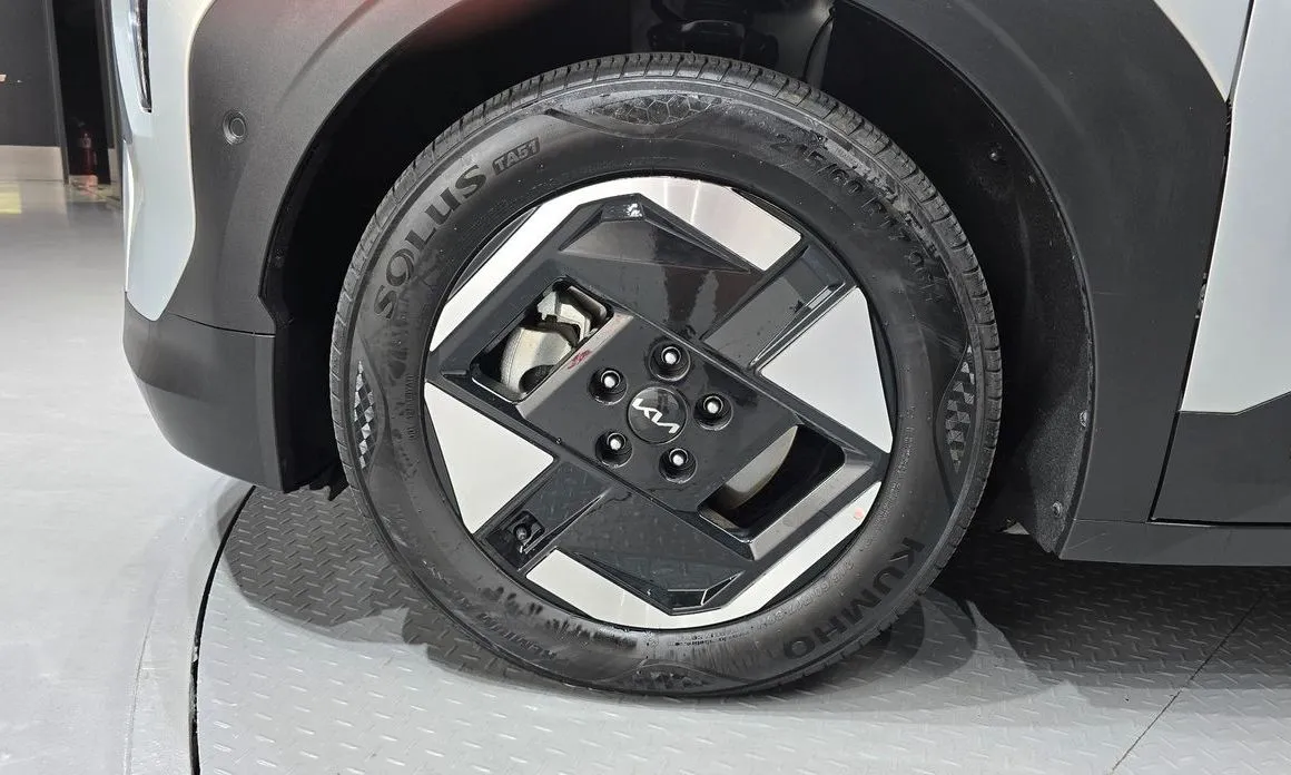 Kia EV3 — фото 7