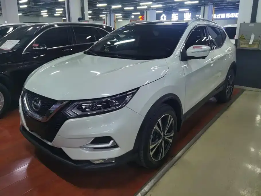 Nissan Qashqai — фото 1