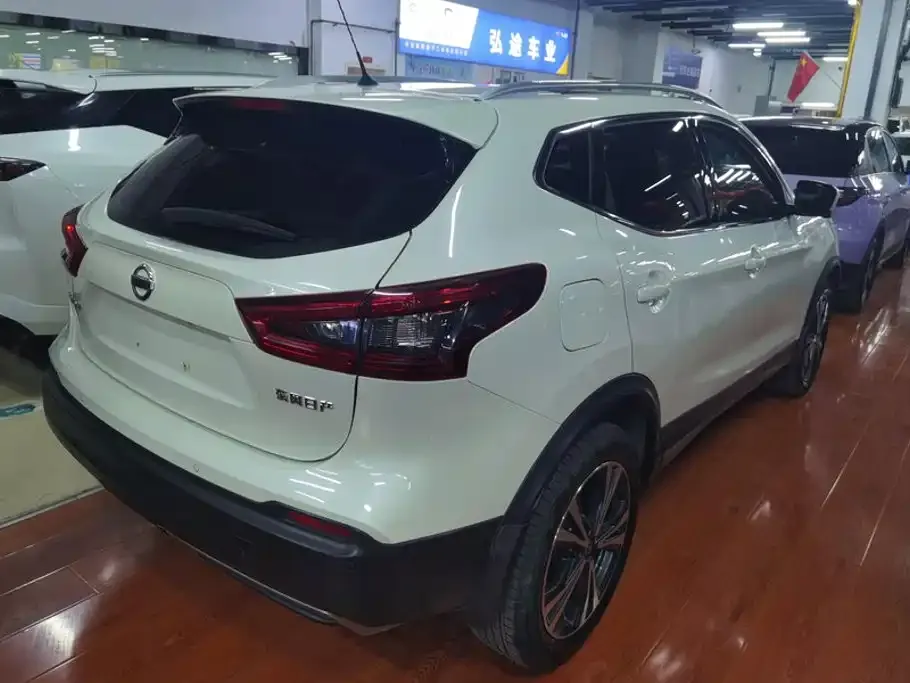 Nissan Qashqai — фото 2
