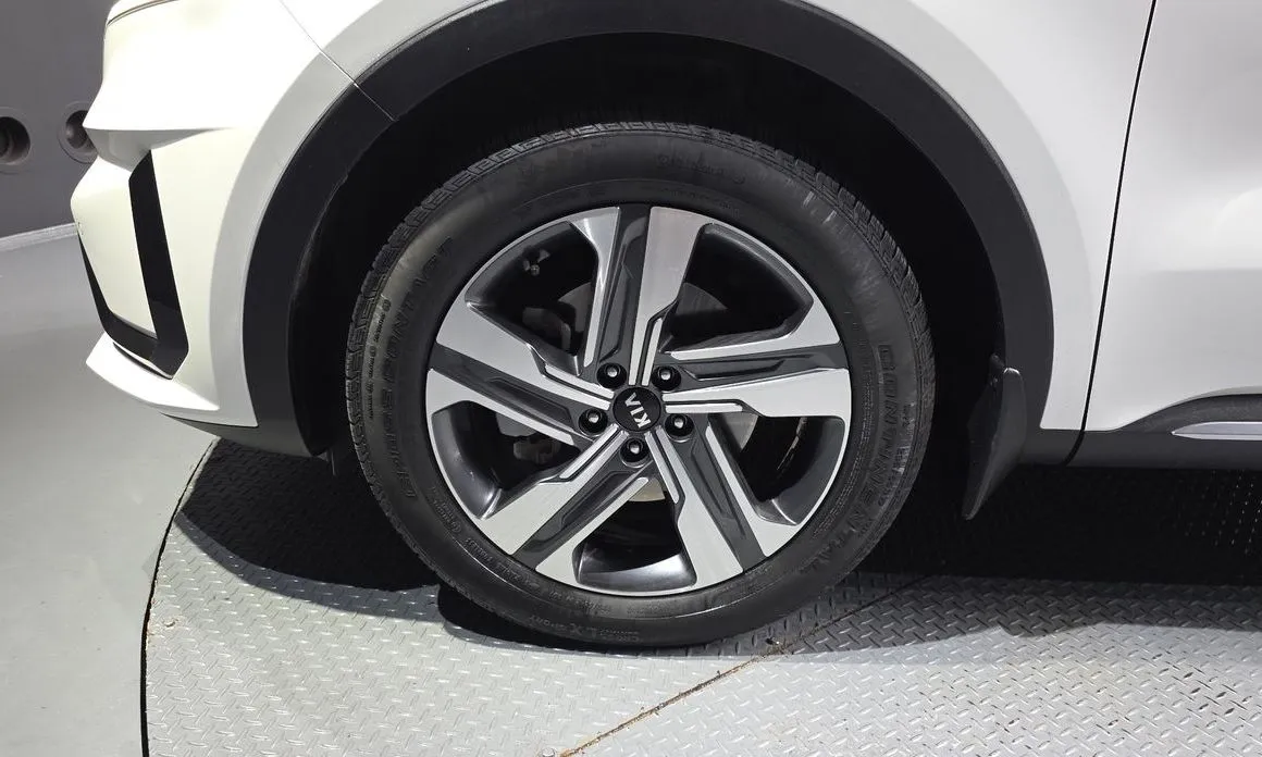 Kia Sorento — фото 8