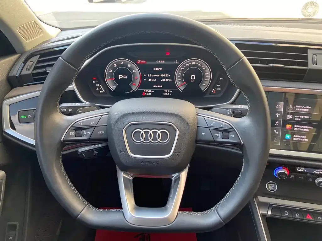 Audi Q3 — фото 5