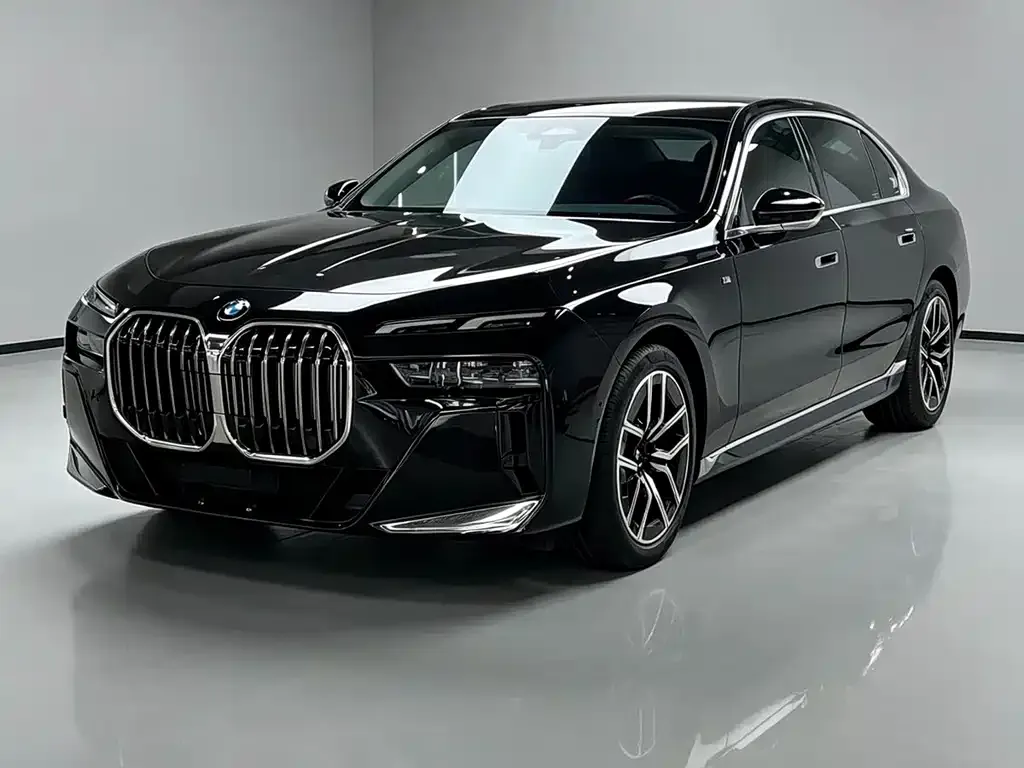 BMW 7 Series — фото 1