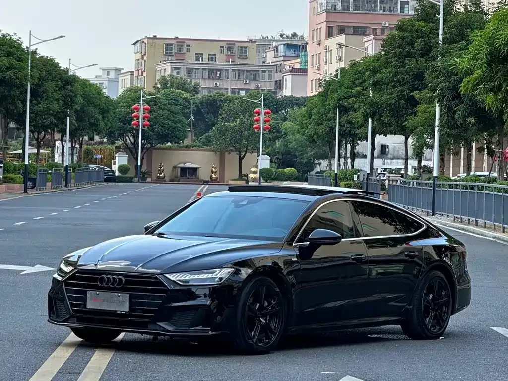 Audi A7 — фото 1