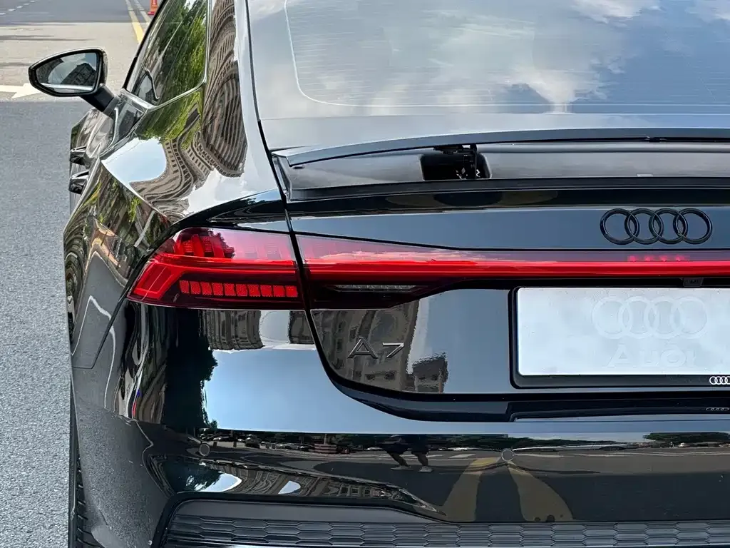 Audi A7 — фото 2