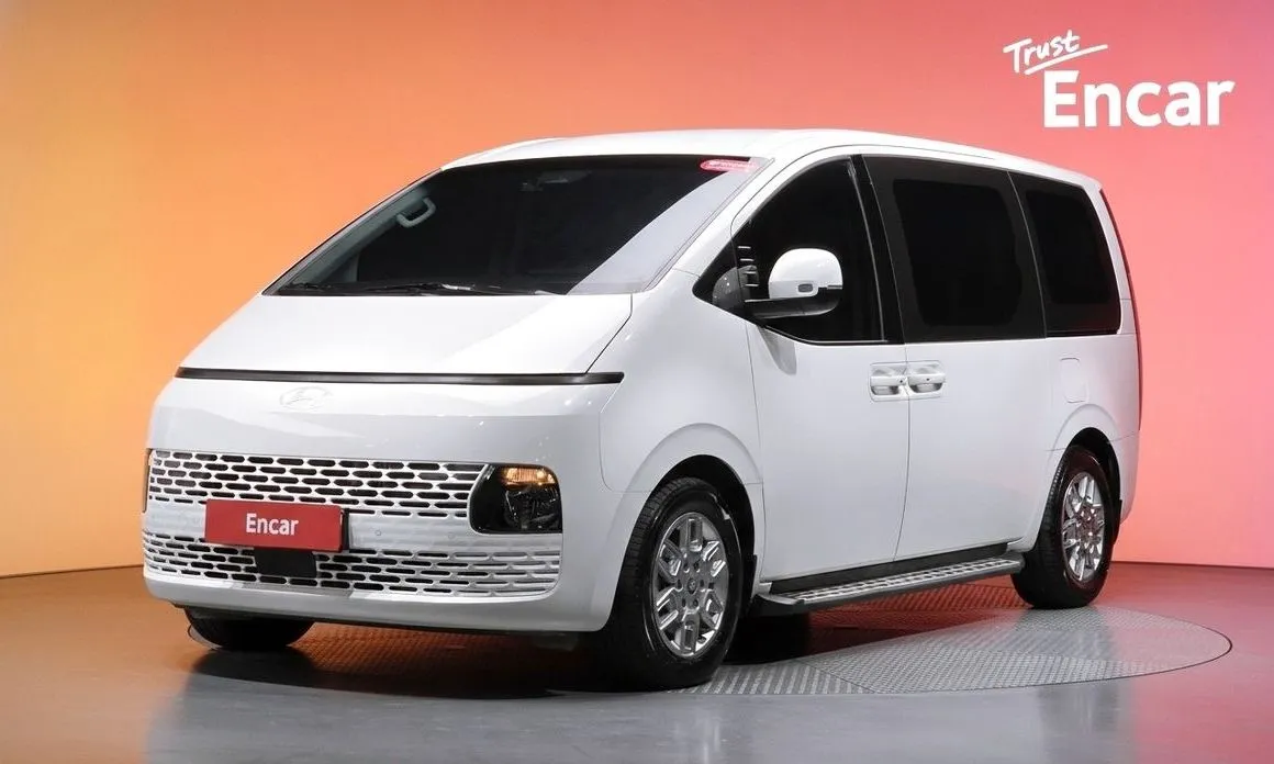 Hyundai Staria — фото 1