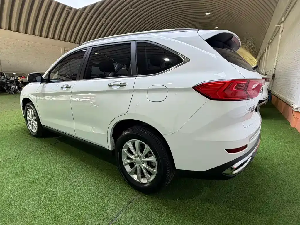 Haval M6 — фото 10