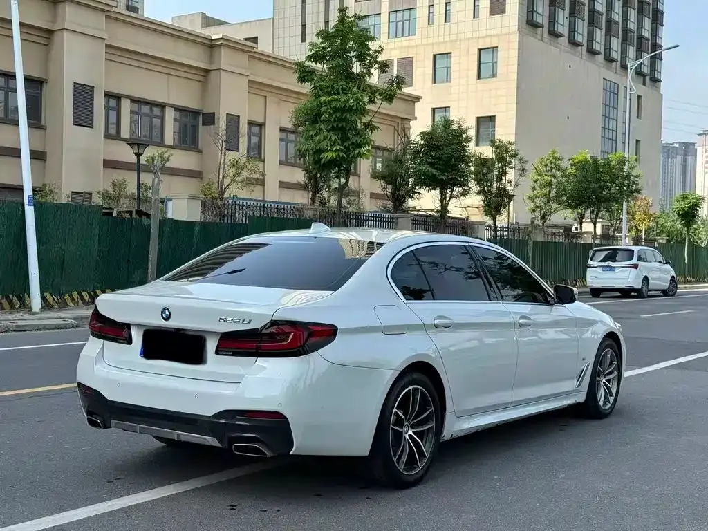 BMW 5 Series — фото 4