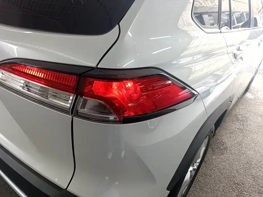 Toyota Corolla Cross — фото 4