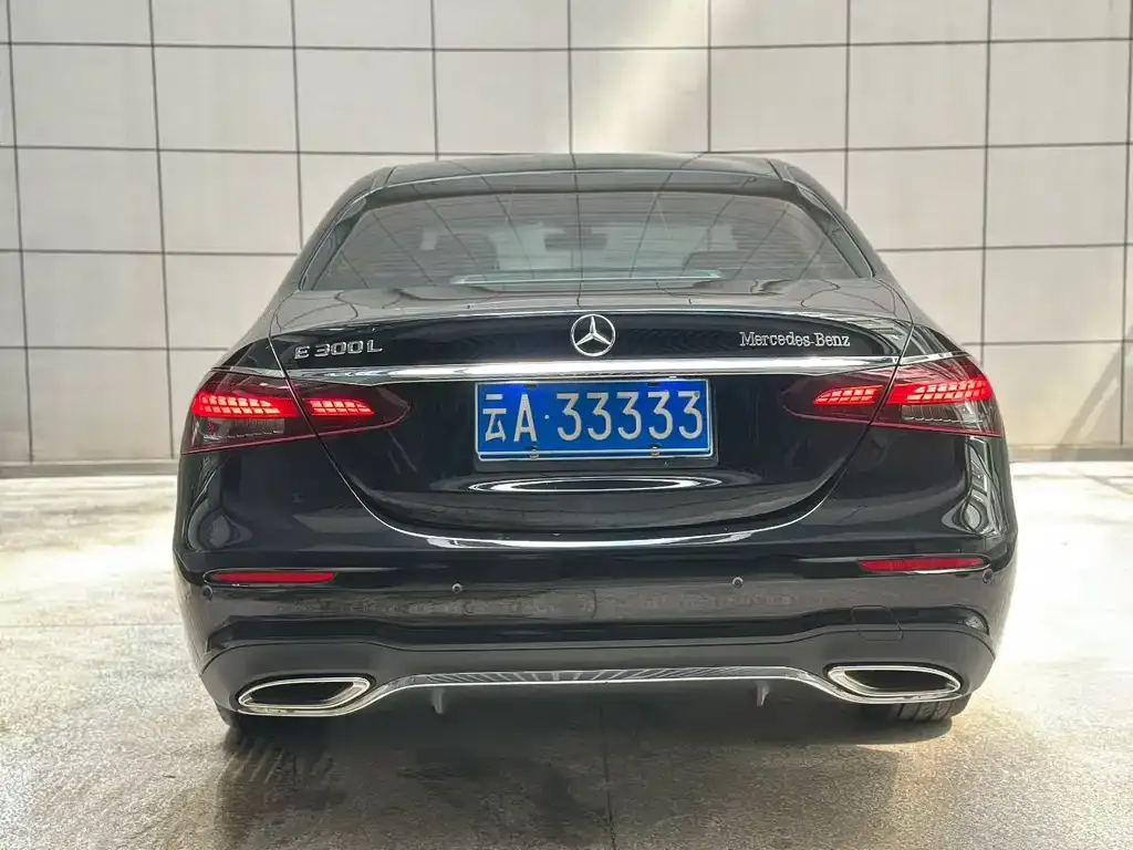 Mercedes-Benz E-Class — фото 10