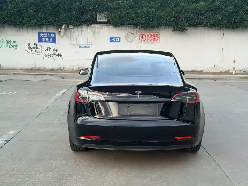 Tesla Model 3 — фото 3