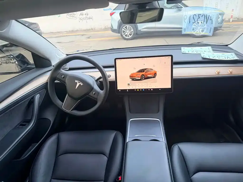 Tesla Model 3 — фото 6