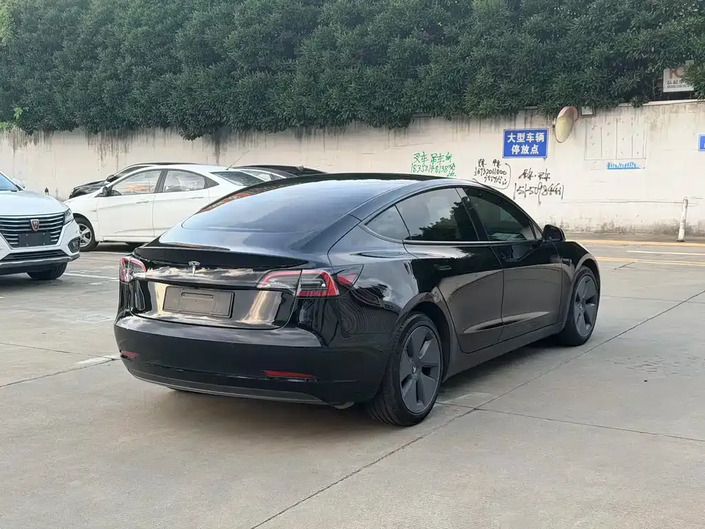 Tesla Model 3 — фото 4