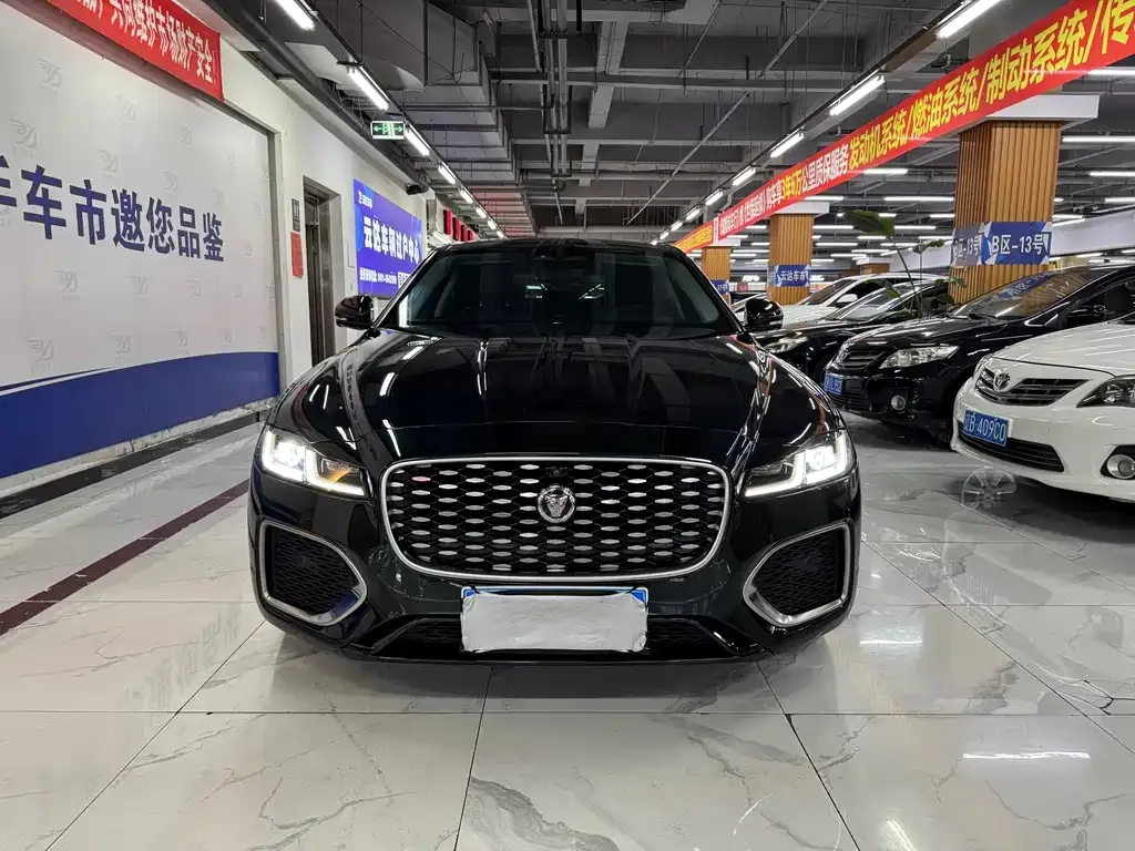 Jaguar XFL — фото 1