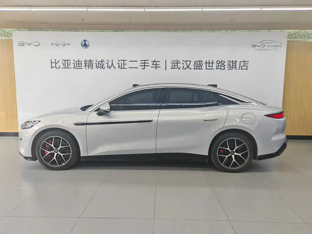 BYD Han L — фото 3