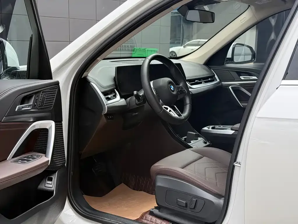BMW X1 — фото 10
