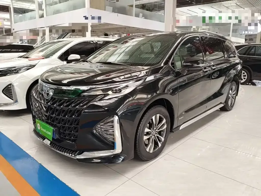 Toyota Granvia — фото 8