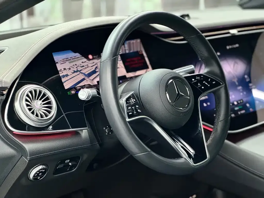Mercedes-Benz EQS — фото 10