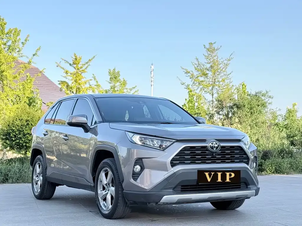 Toyota RAV4 — фото 9