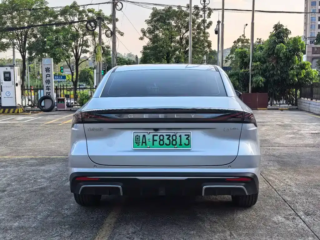 Geely Galaxy L6 — фото 3