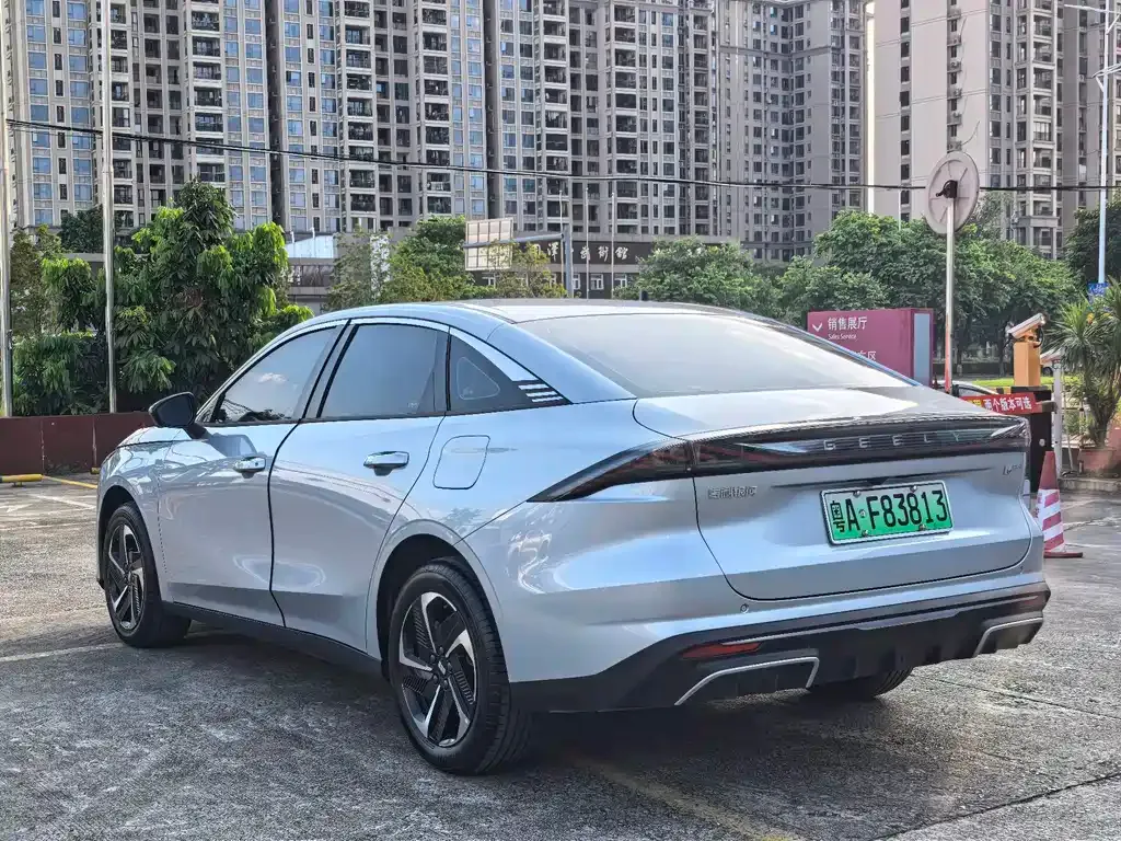 Geely Galaxy L6 — фото 5
