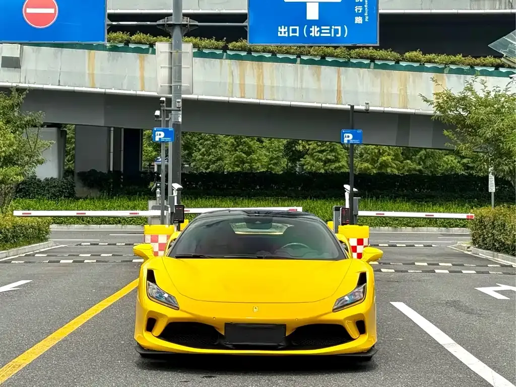 Ferrari F8 — фото 1